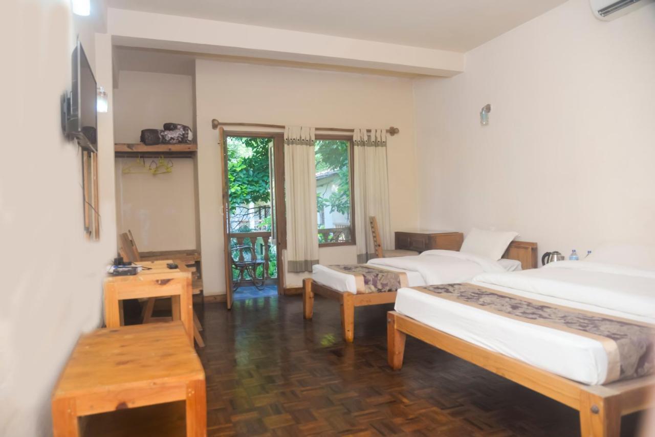 Chitwan Paradise Hotel Sauraha Luaran gambar