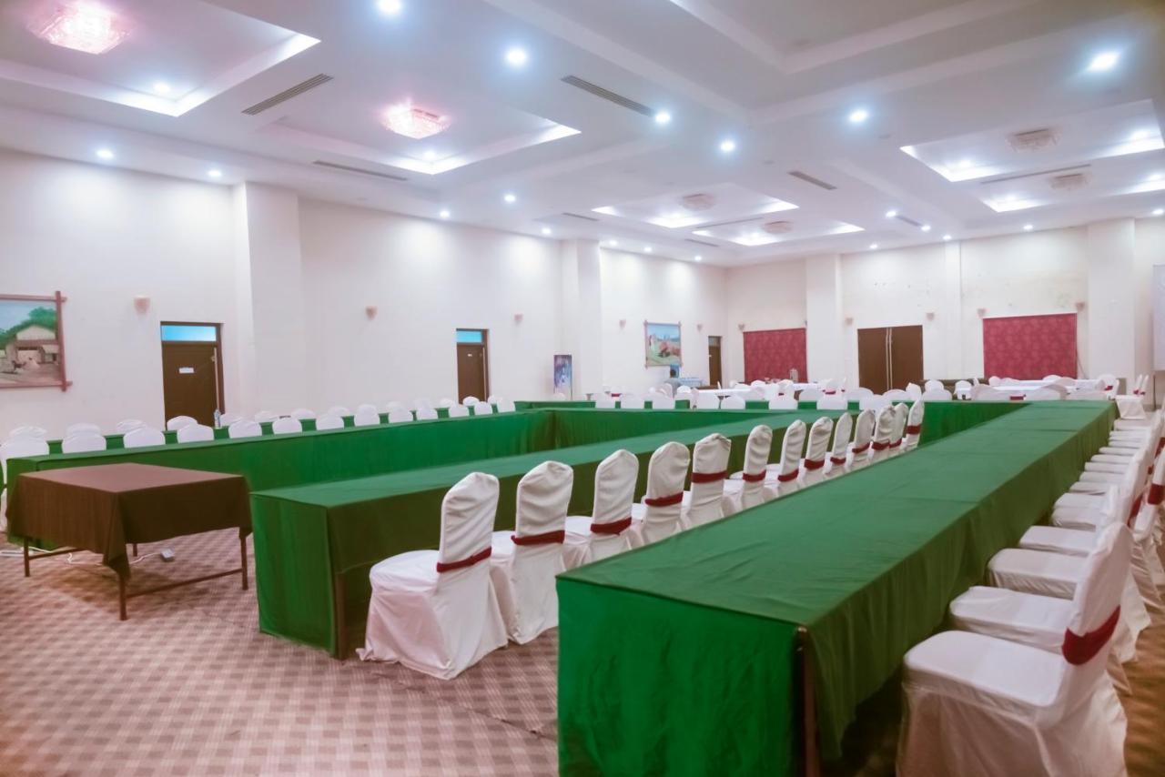 Chitwan Paradise Hotel Sauraha Luaran gambar