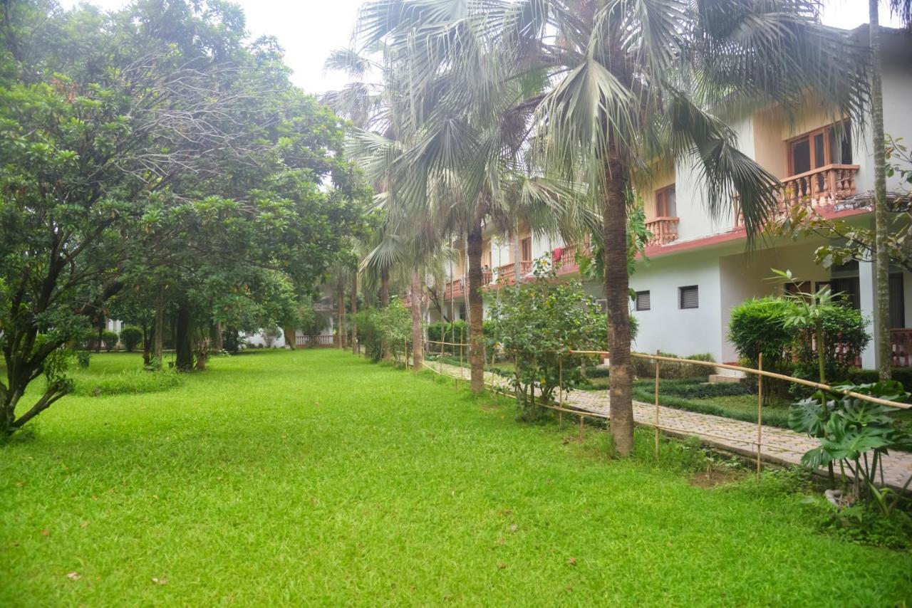 Chitwan Paradise Hotel Sauraha Luaran gambar