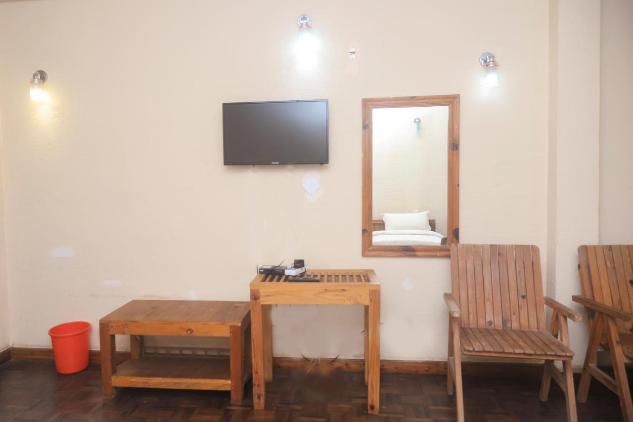 Chitwan Paradise Hotel Sauraha Luaran gambar