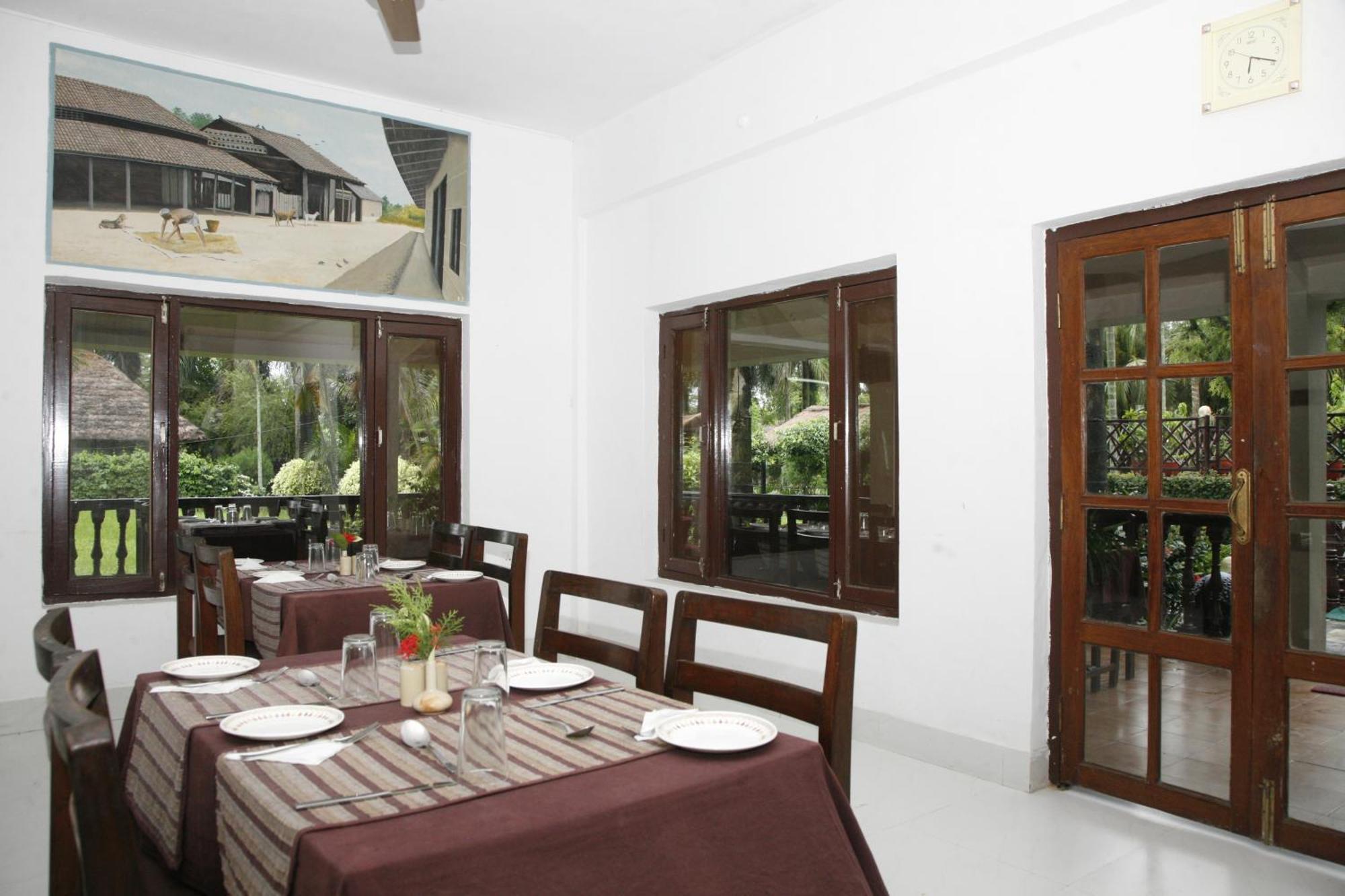 Chitwan Paradise Hotel Sauraha Luaran gambar
