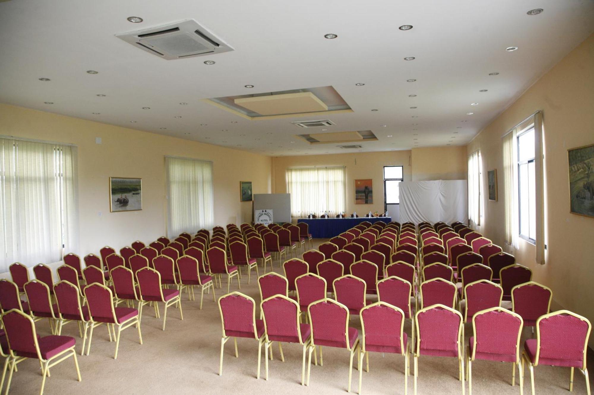 Chitwan Paradise Hotel Sauraha Luaran gambar