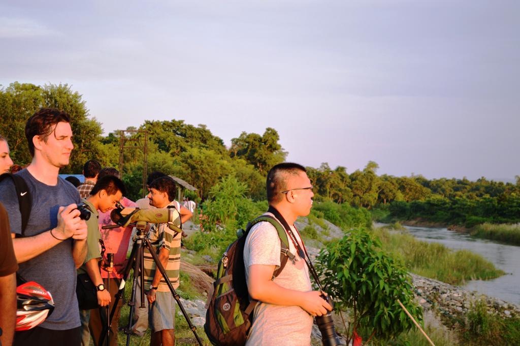 Chitwan Paradise Hotel Sauraha Luaran gambar