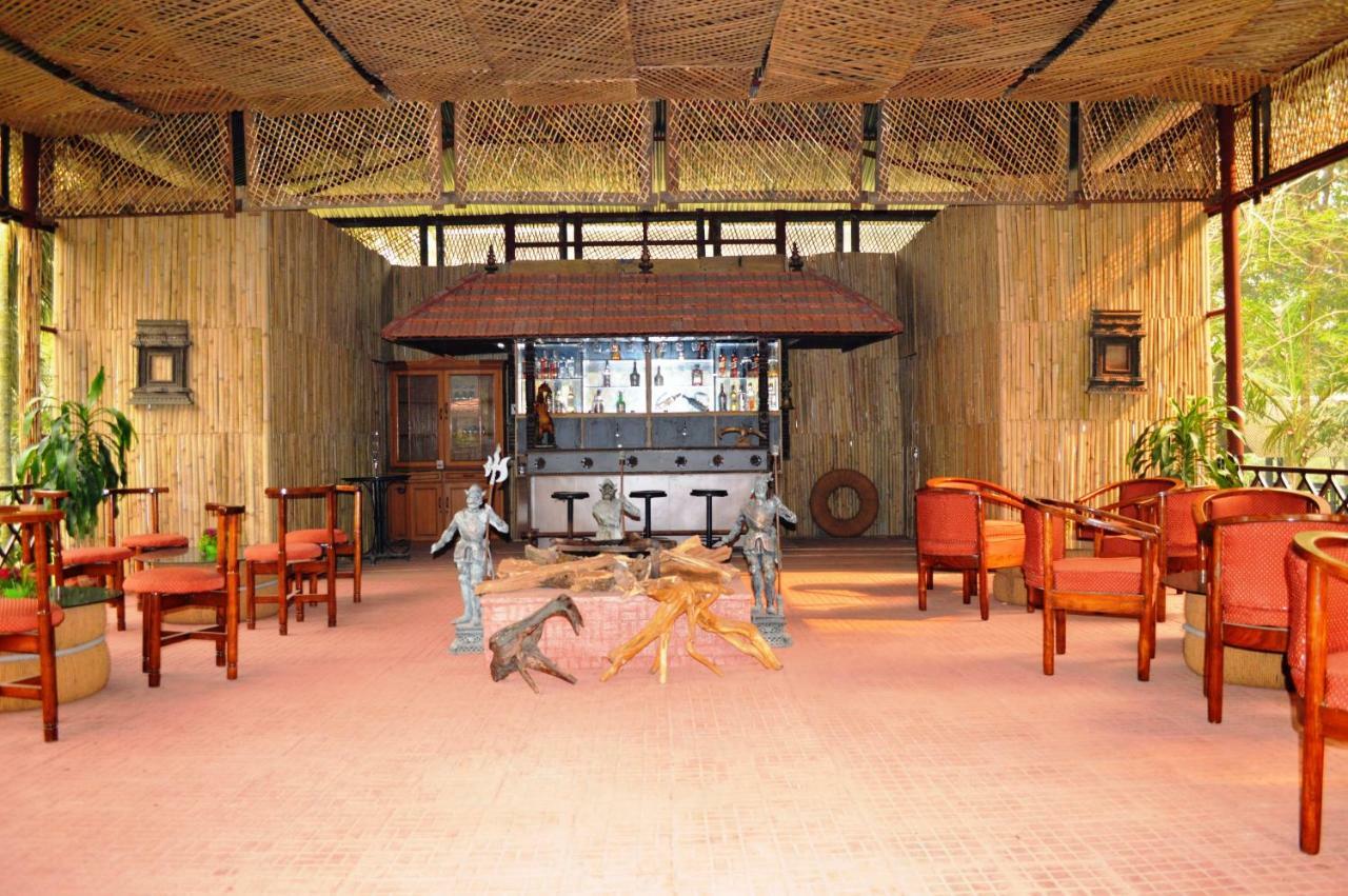 Chitwan Paradise Hotel Sauraha Luaran gambar