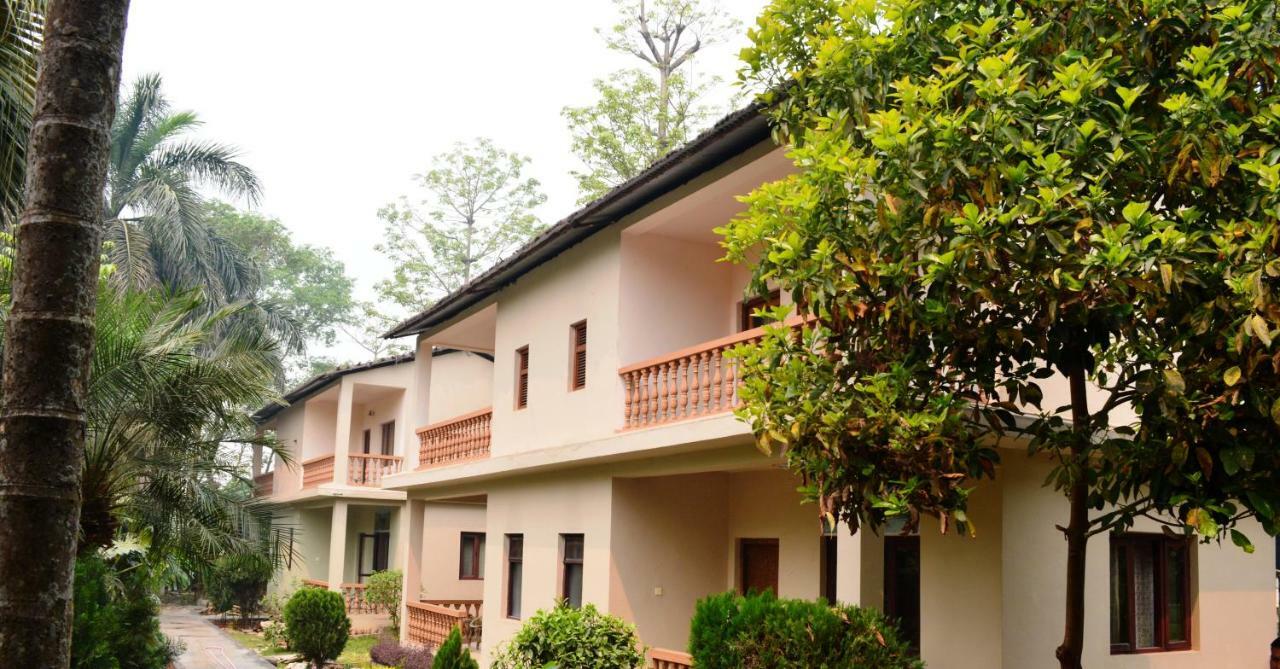 Chitwan Paradise Hotel Sauraha Luaran gambar