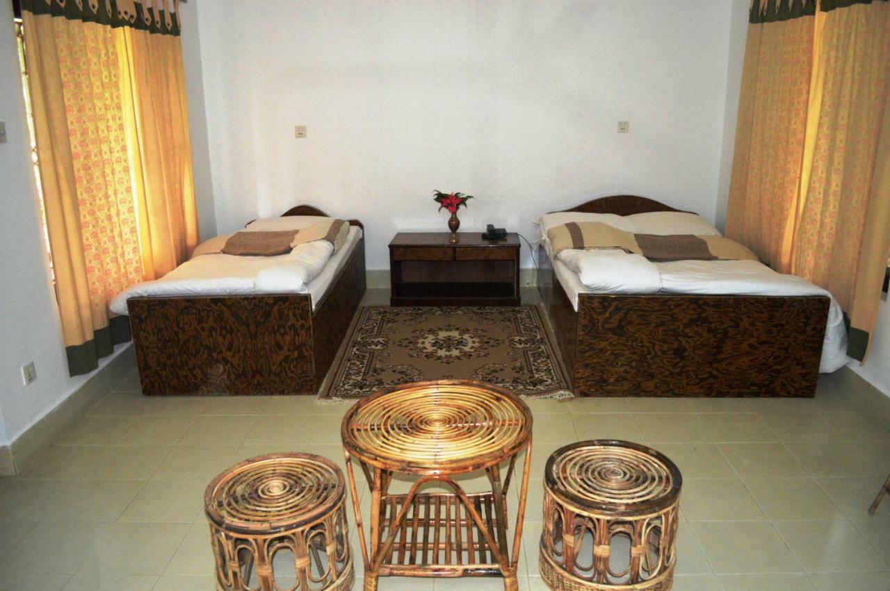 Chitwan Paradise Hotel Sauraha Luaran gambar