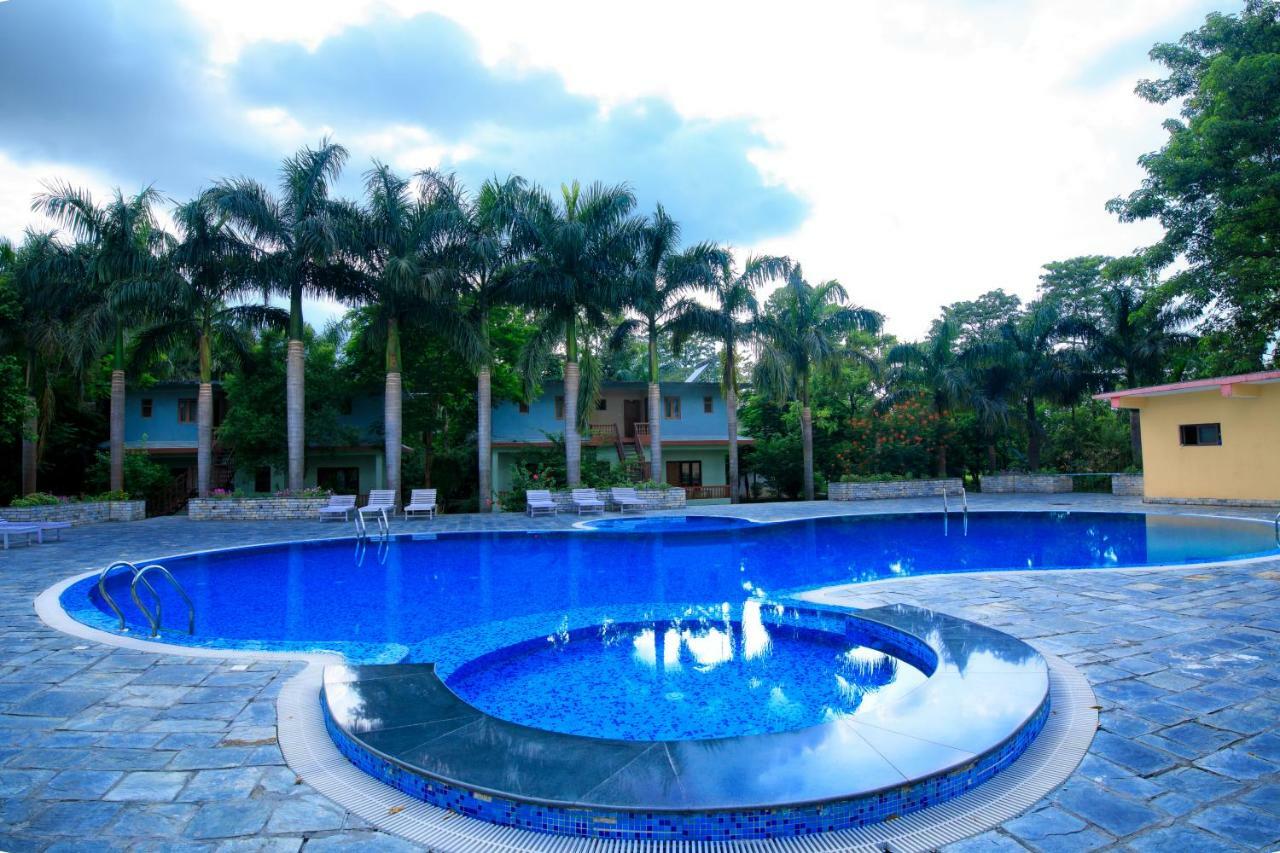 Chitwan Paradise Hotel Sauraha Luaran gambar