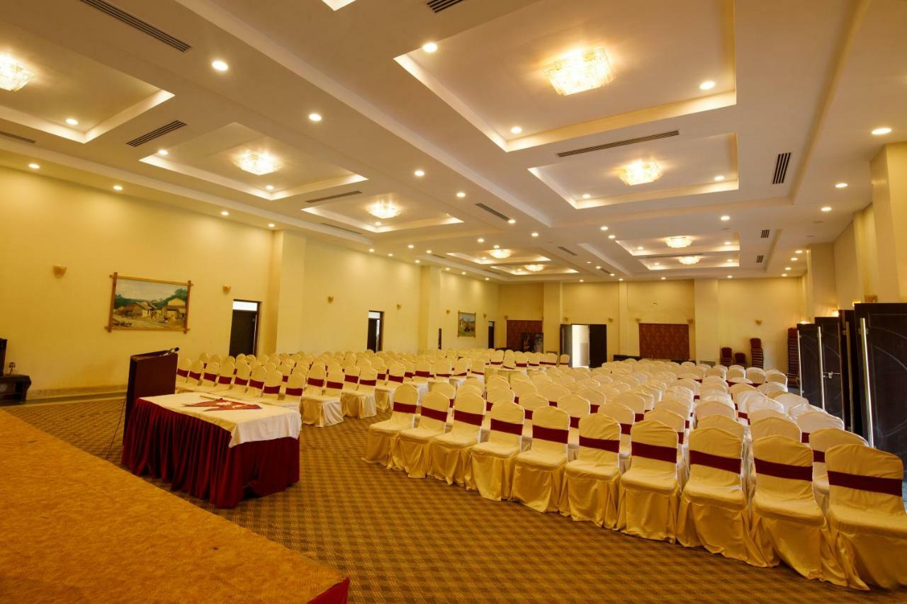 Chitwan Paradise Hotel Sauraha Luaran gambar